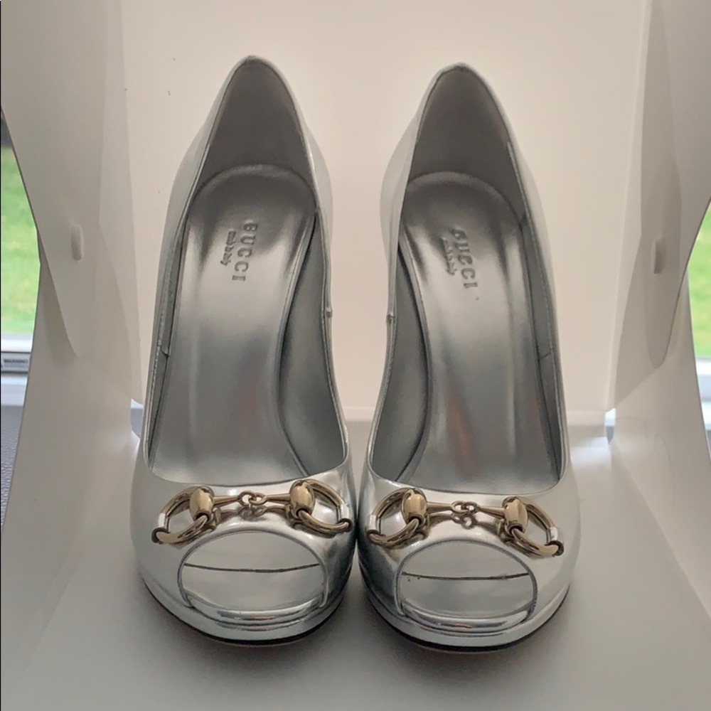 Gucci peep toe heel new with box and dust bag